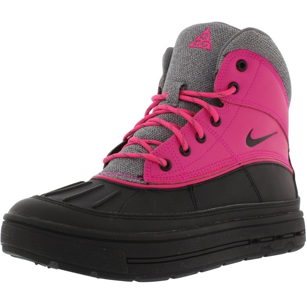 Nike woodside high boots